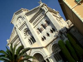 ローマ・ビザンチン様式のモナコ大聖堂