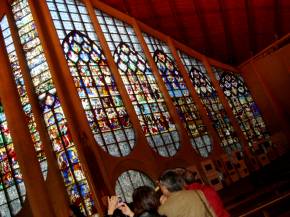 ジャンヌダルク教会のステンドグラス